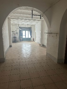 Foto Magazzino a Prato Centro Storico - San Francesco di 200 m² in vendita