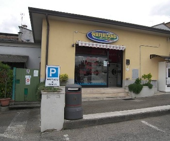 Foto Locale commerciale a Sinalunga Centro di 73 m² in vendita