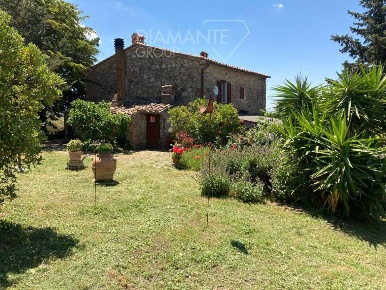 Foto Cessione attività a Roccastrada Centro di 220 m² con 6 locali