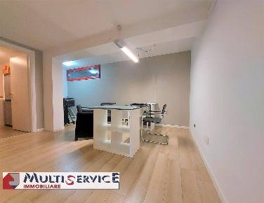 Foto Negozio a Cavallino-Treporti Jesolo Paese di 108 m² con 2 locali