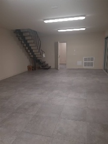 Foto Attività commerciale a Cavezzo di 900 m² con 12 locali in affitto