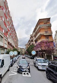 Foto Negozio in Via Giovan Battista Amendola, Salerno di 40 m² con 1 locali