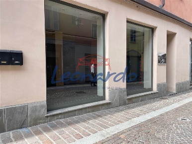 Foto Negozio a Ponte dell'Olio Centro di 98 m² con 2 locali in vendita