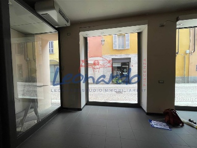 Foto Negozio a Ponte dell'Olio Centro di 98 m² con 2 locali in vendita