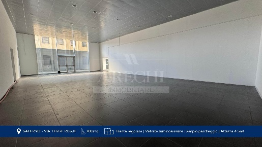Foto Ufficio a Salerno Zona Industriale - San Leonardo di 200 m² in affitto