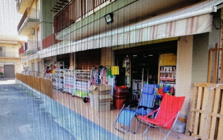 Foto Negozio a Adrano di 560 m² con 1 locali in vendita