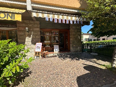 Foto Attività commerciale in VIA GIOACCHINO PEPOLI 45, Centro di 21 m²
