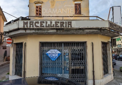 Foto Negozio a Castiglione del Lago Contrada Prati di 70 m² con 1 locali