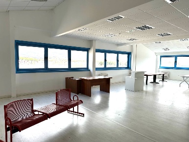 Foto Ufficio a Sarzana Crociata di 250 m² con 6 locali in affitto