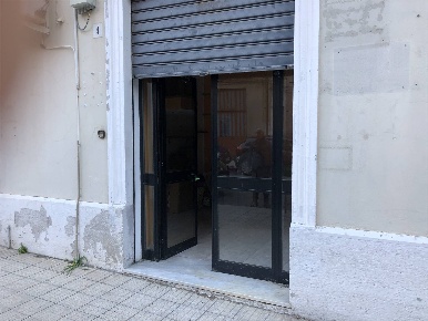 Foto Negozio in via antonio jaci  4, Messina Garibaldi di 27 m² in vendita