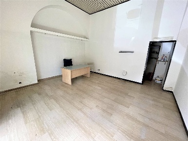 Foto Attività commerciale in Piazza Manganelli 11, San Giovanni la Punta