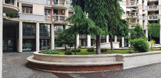 Foto Negozio in via Pietro Custodi 3, Milano Corso San Gottardo di 210 m²