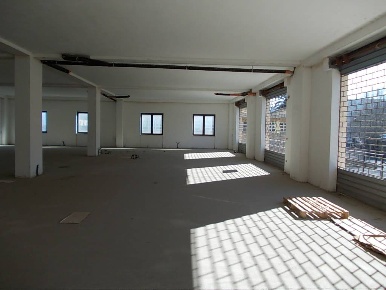 Foto Locale commerciale a Rende Surdo di 600 m² con 1 locali in affitto
