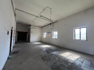 Foto Laboratorio in Via Giordano Bruno, Fiano Romano di 180 m² con 1 locali