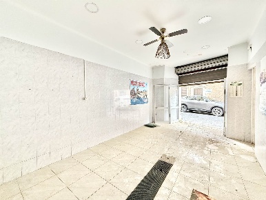 Foto Negozio in Via Vittorio Emanuele 301, Santa Maria di Licodia di 53 m²