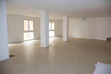 Foto Ufficio in Via Bolzoni, Piacenza Via Colombo di 153 m² con 4 locali