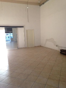 Foto Magazzino a Prato Castelnuovo di 85 m² con 2 locali in vendita