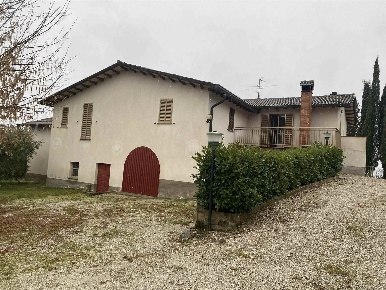 Foto Cessione attività a Gubbio con 6 locali in vendita