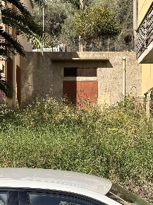 Foto Attività commerciale in Via comunale bordonaro  84, Messina di 44 m²