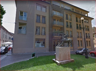 Foto Negozio a Piacenza Centro Storico di 65 m² in vendita