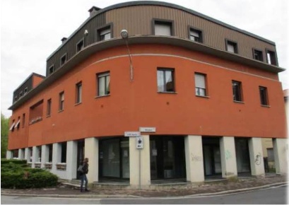 Foto Locale commerciale in Via Faverio, Villa Guardia di 215 m² in vendita