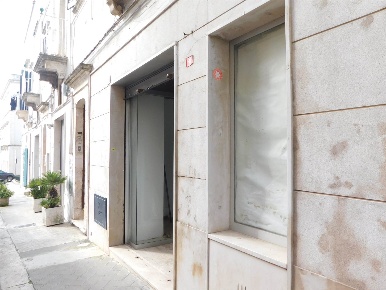 Foto Negozio a Martina Franca di 60 m² con 2 locali in affitto