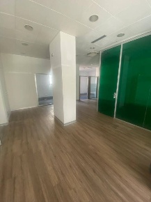 Foto Negozio a Prato Sacrocuore di 310 m² con 6 locali in vendita