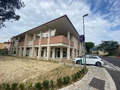 Foto Negozio in VIA MANARA 0, Calenzano Centro di 200 m² con 1 locali