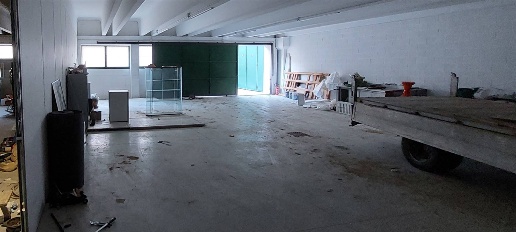 Foto Magazzino a Trezzano Rosa di 550 m² con 1 locali in vendita