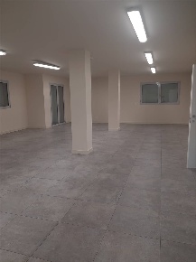 Foto Attività commerciale a Cavezzo di 370 m² con 6 locali in affitto