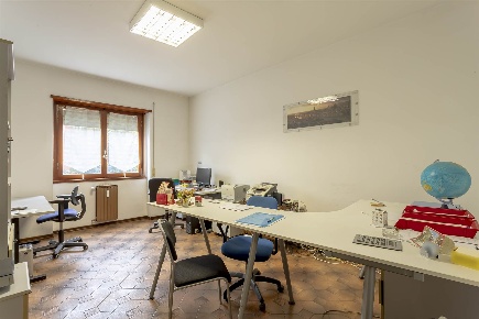 Foto Ufficio a Prato Repubblica di 167 m² con 5 locali in vendita