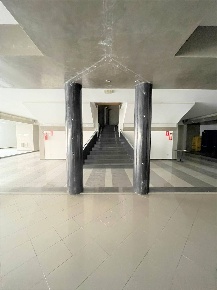 Foto Negozio a Quarrata Centro di 2200 m² con 2 locali in affitto