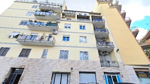 Foto Attività commerciale in VIA DEL VELODROMO, Roma Colli Albani di 40 m²