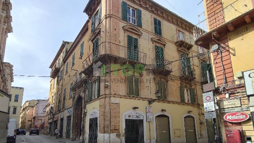 Foto Ufficio a Chieti Chieti Città di 70 m² con 3 locali in vendita