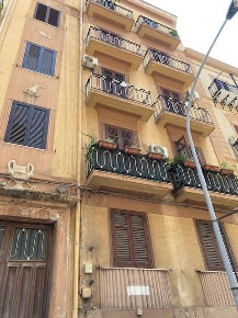 Foto Locale commerciale a Palermo Zisa di 80 m² in affitto