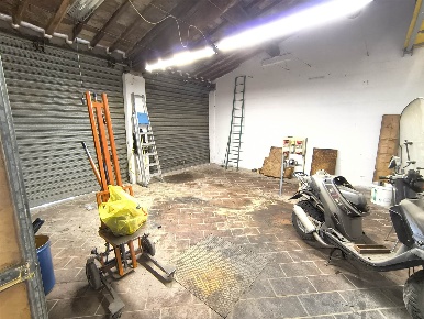 Foto Laboratorio a Firenze Argingrosso di 125 m² con 5 locali in vendita