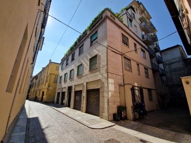Foto Magazzino in Borgo Santa Chiara  8, Parma Centro Storico di 100 m²