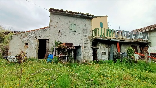 Foto Struttura sanitaria in Via Cornacchiara  59A, Camugnano di 60 m²
