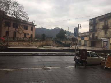 Foto Attività commerciale a Cosenza Centro Storico di 80 m² con 3 locali