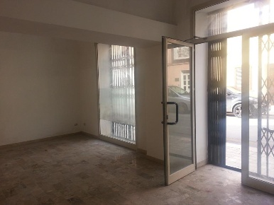 Foto Negozio in Via Itria, Marsala Centro Urbano di 85 m² con 85 locali