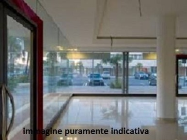 Foto Negozio a Prato Narnali - Viaccia di 240 m² con 2 locali in affitto