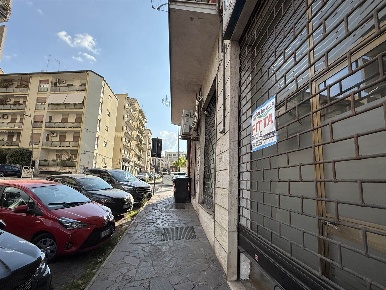 Foto Locale commerciale a Cosenza Centro di 24 m² con 1 locali in affitto