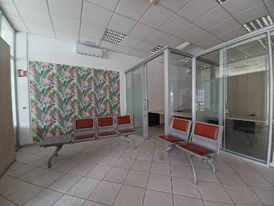 Foto Ufficio in Via Galvani, Pistoia San Rocco di 180 m² in affitto