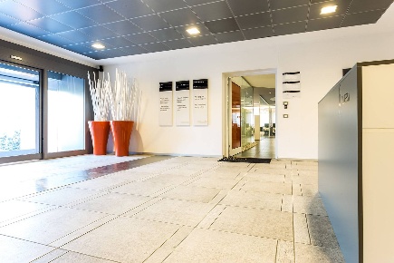 Foto Ufficio a Padova Zona Industriale di 450 m² con 10 locali in vendita