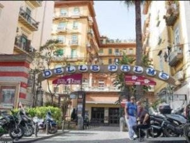 Foto Ufficio a Napoli Chiaia di 150 m² con 4 locali in affitto