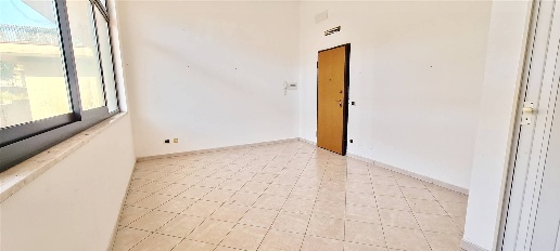 Foto Ufficio in Via Mercato nuovo, Formia di 25 m² con 1 locali in affitto