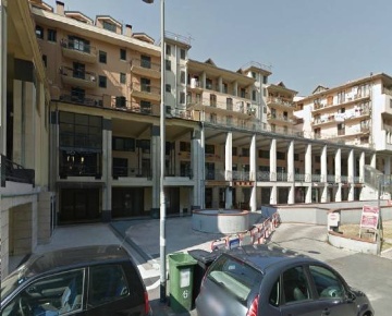 Foto Negozio in via Campane, Avellino Picarelli, Rione Ferrovia, Archi