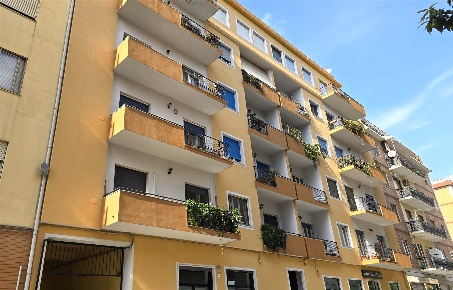 Foto Negozio in VIA GOLDONI 10, Cagliari Genneruxi di 100 m² con 2 locali