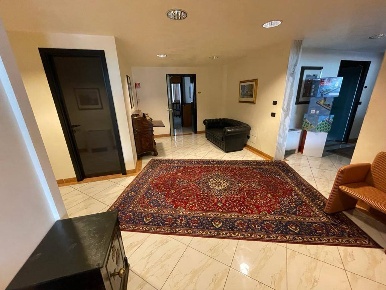 Foto Ufficio a Prato Mezzana di 320 m² in vendita