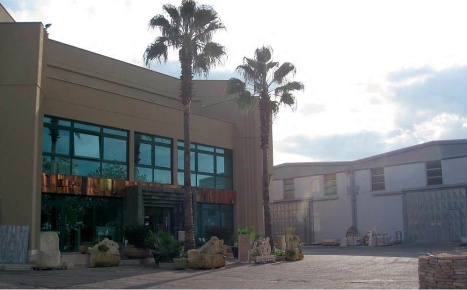 Foto Negozio in VIA PARTIGIANI CADUTI  SNC, Grottaglie di 1600 m²